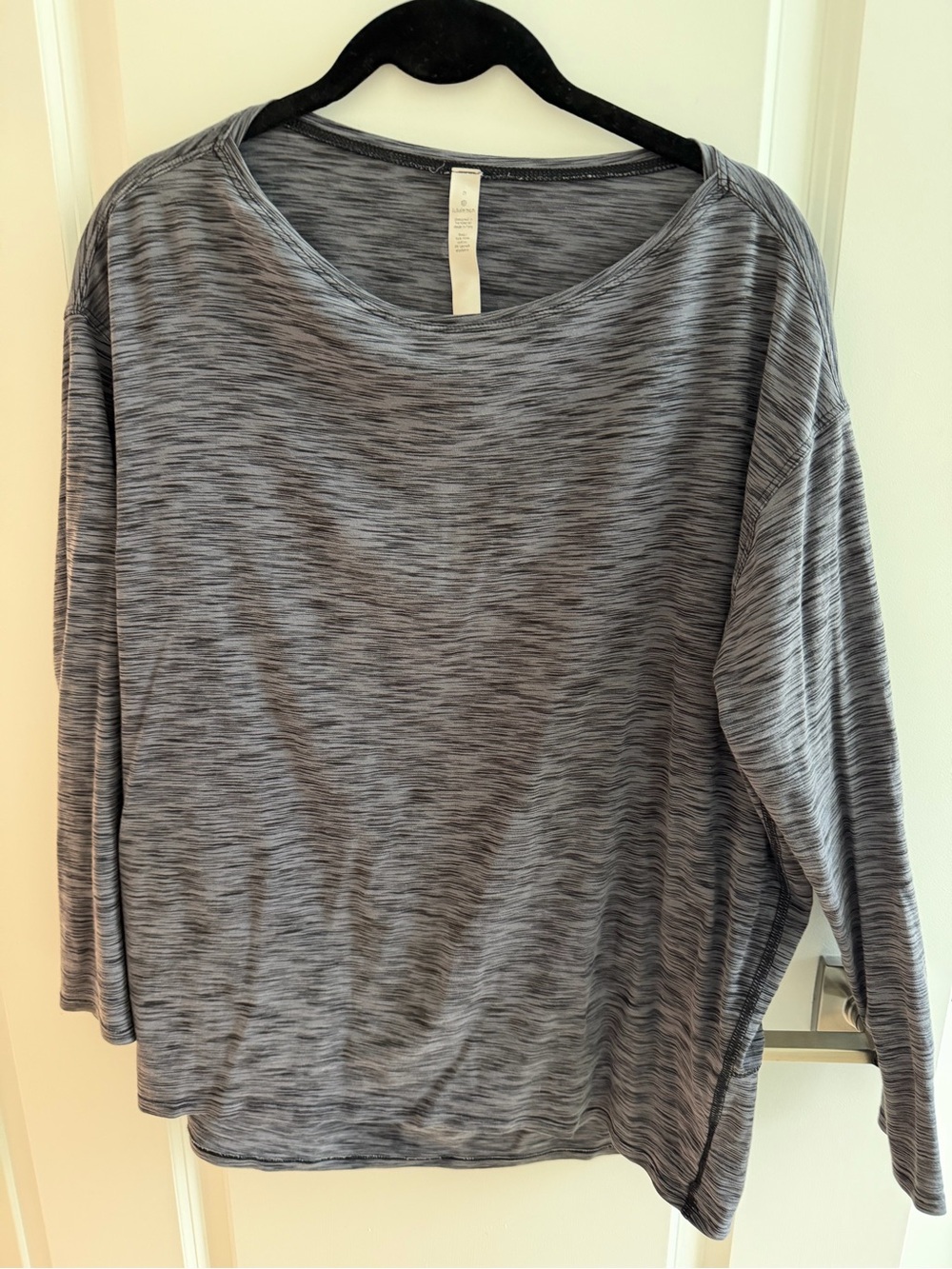 Lululemon Women's Heathered Gray Long-Sleeve Top